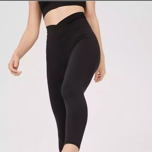 Offline Real Me High Waisted Crossover Leggings